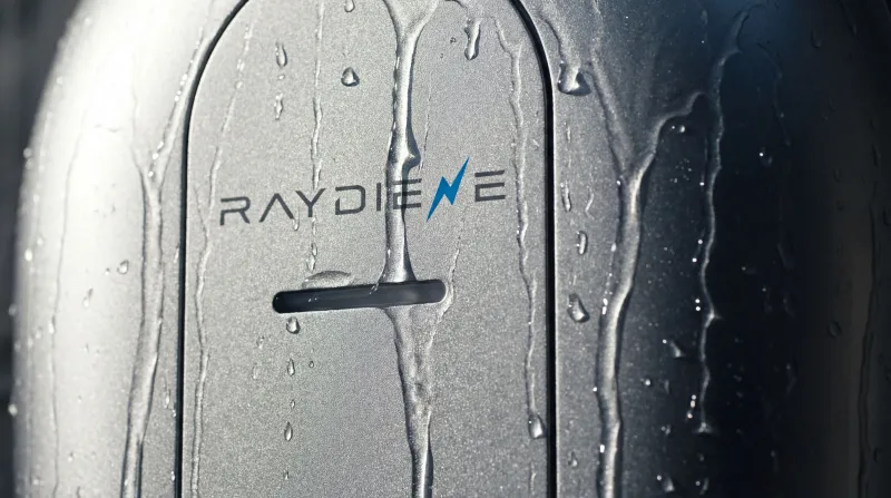 坚石Pro面板特写